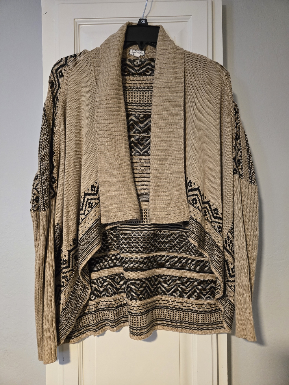 Eyeshadow Beige and Black Patterned Open-Front Cardigan